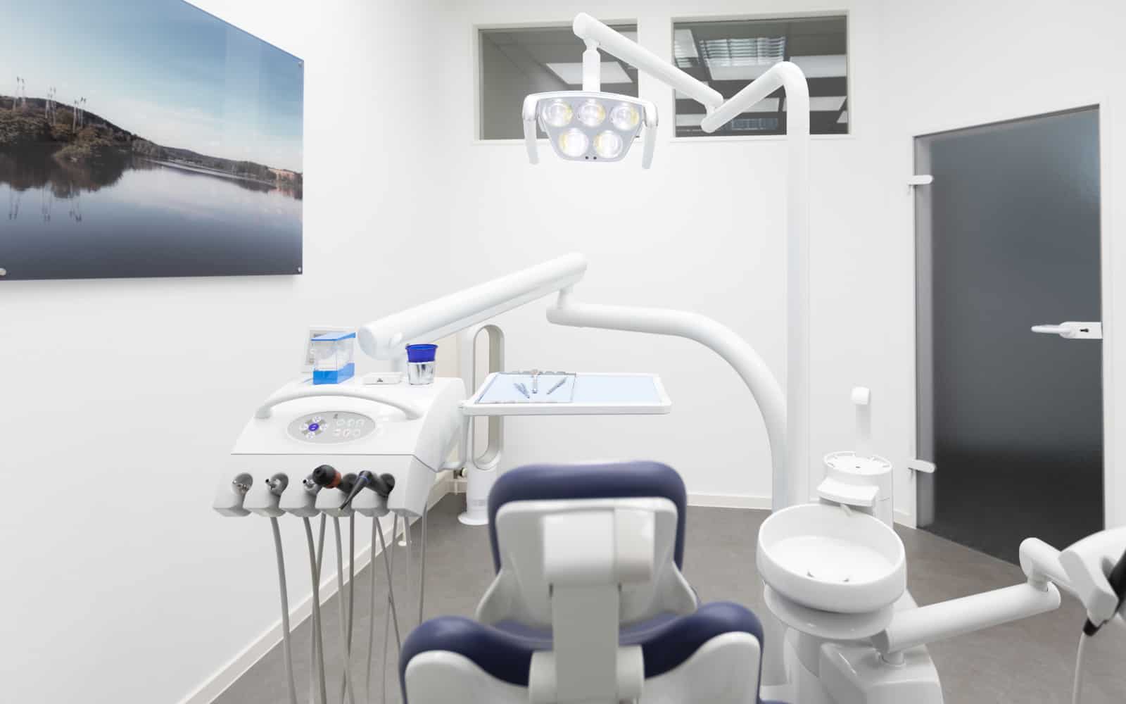 Behandlungszimmer in der Zahnarzt-Praxis Parchent und Dr. Pischel